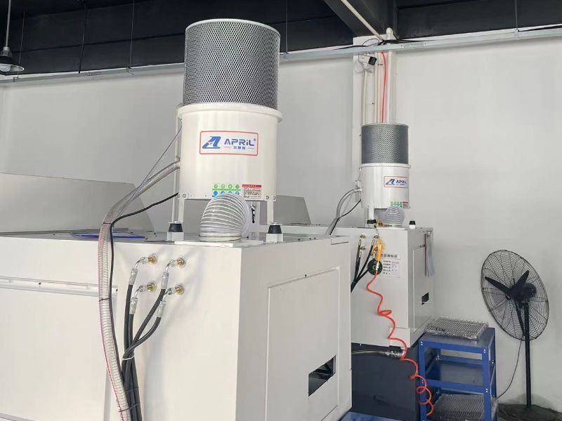 走心機(jī)加工頂部油霧機(jī)應(yīng)用案例